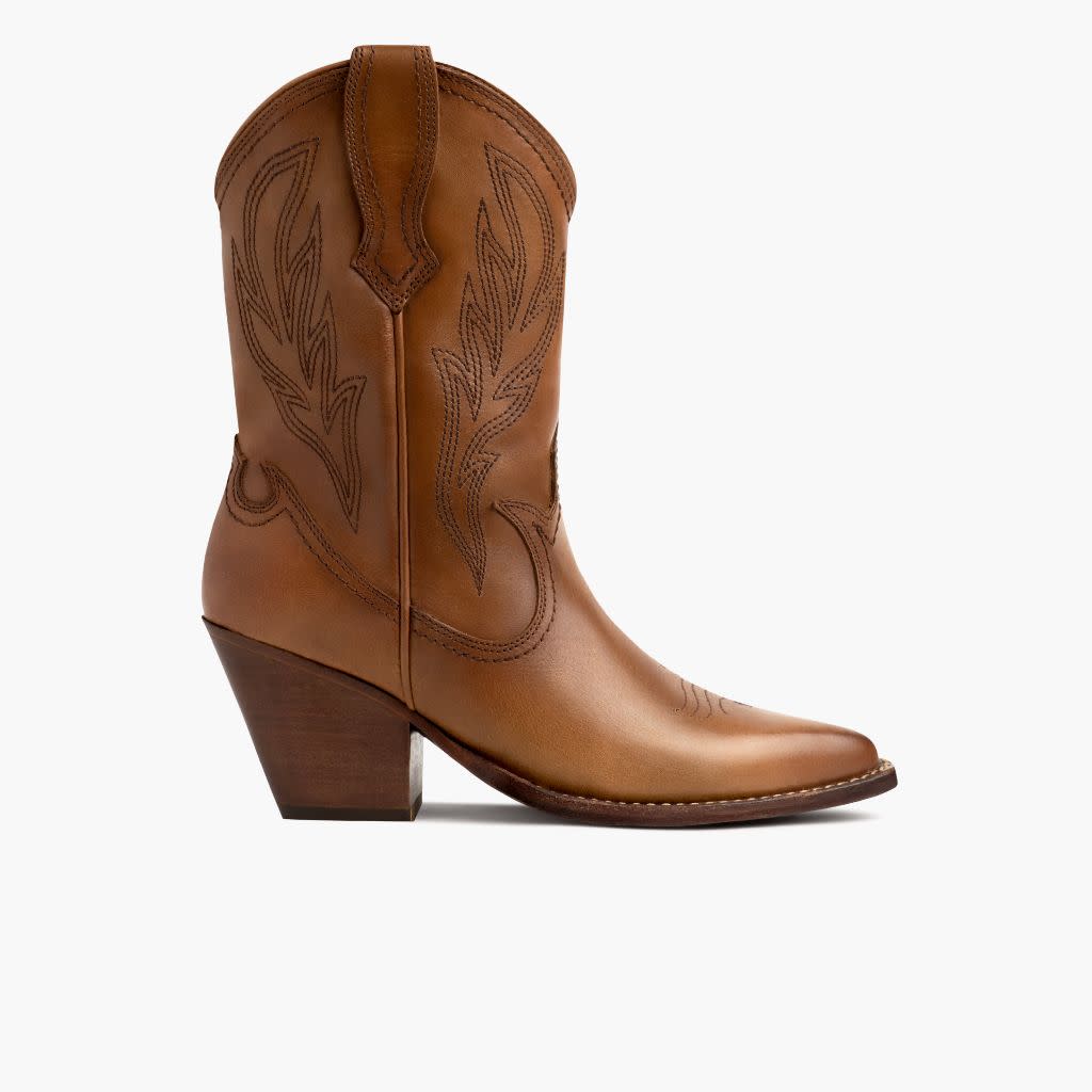 <p><a href="https://go.redirectingat.com?id=74968X1596630&url=https%3A%2F%2Fthursdayboots.com%2Fproducts%2Fwomens-western-sierra-boot-tan-leather&sref=https%3A%2F%2Fwww.harpersbazaar.com%2Ffashion%2Ftrends%2Fg46447872%2Fbest-wide-calf-cowboy-boots%2F" rel="nofollow noopener" target="_blank" data-ylk="slk:Shop Now;elm:context_link;itc:0;sec:content-canvas" class="link rapid-noclick-resp">Shop Now</a></p><p>Sierra</p><p>thursdayboots.com</p><p>$188.00</p>