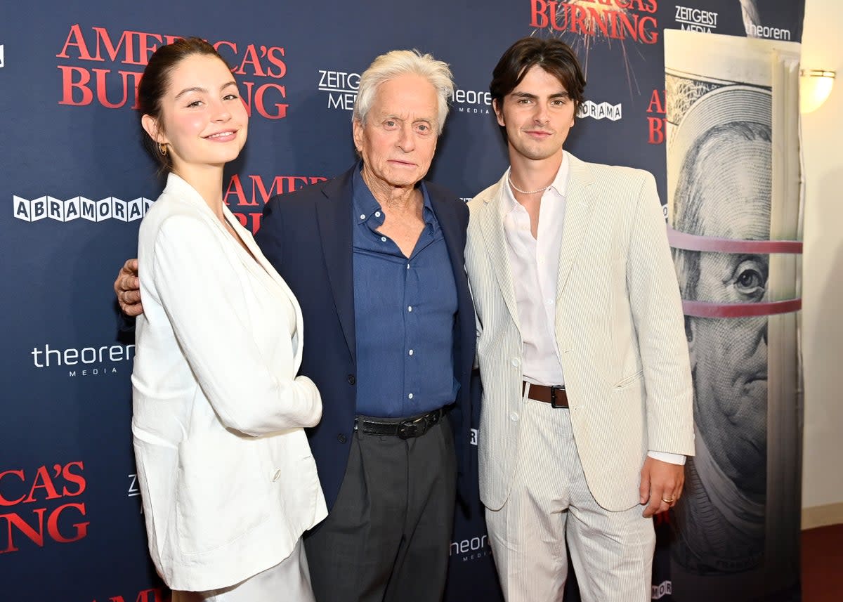  Michael Douglas wirh daughter Carys and son Dylan  (Getty Images )