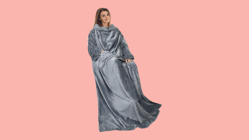 Best white elephant gifts: A blanket with sleeves
