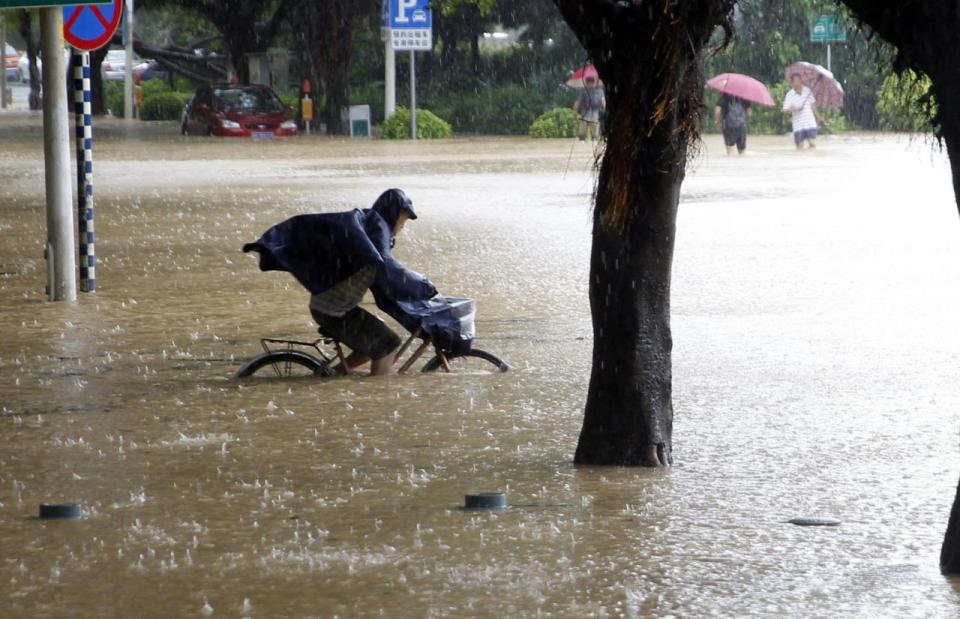 Typhoon Megi hits eastern China and Taiwan