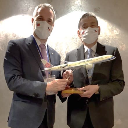 布拉格市長為華航正名，也教全世界「華航 ≠ 中國航空」。（圖片來源／截自賀瑞普臉書粉專） 