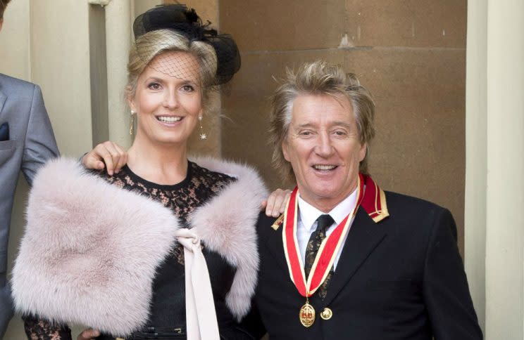 Penny Lancaster and Rod Stewart at Buckingham Palace after Rod received his Knighthood (GETTY/WPA Pool / Pool)