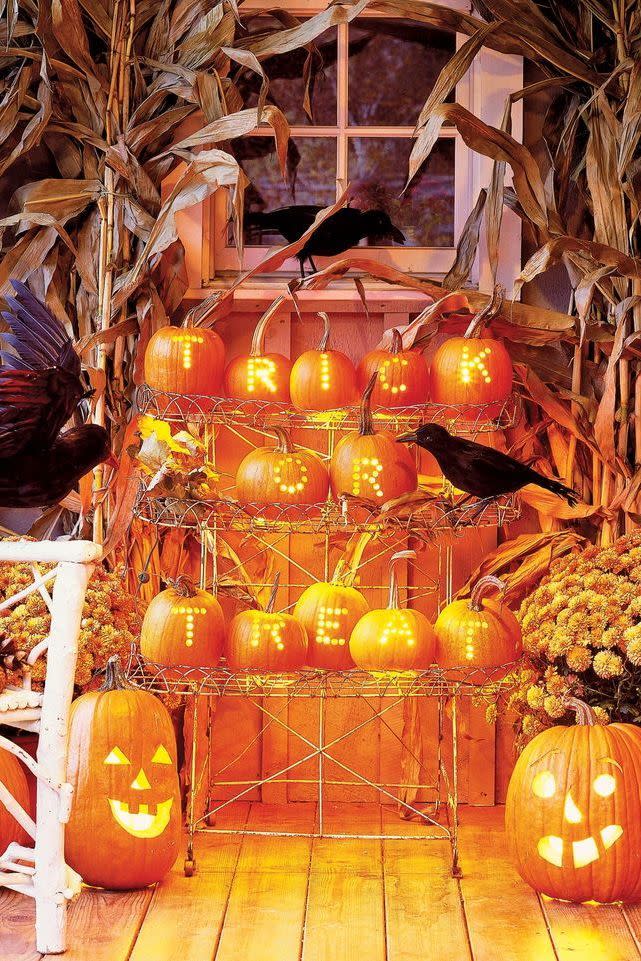 15) Jack O' Lantern Display