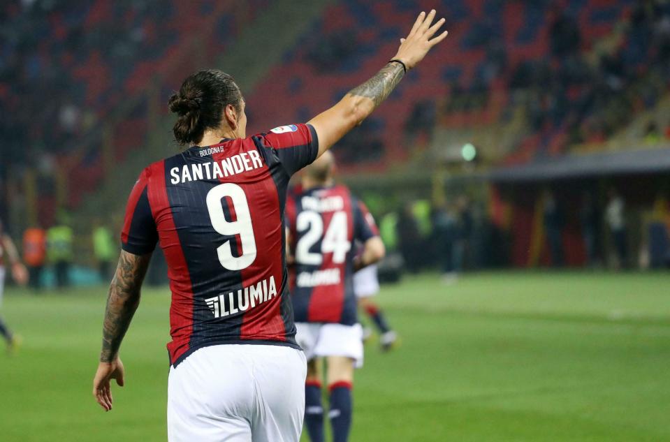 Bologna's Federico Santander celebrates after scoring during the Italian Serie A soccer match between Bologna FC and SSC Napoli at the Renato Dall'Ara stadium in Bologna, Italy, Saturday, May 25, 2019. (Giorgio Benvenuti/ANSA via AP