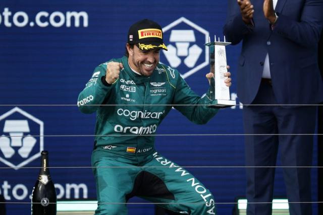 Apoya a Fernando Alonso en la Fórmula 1 con la camiseta oficial del equipo  Aston Martin - Showroom