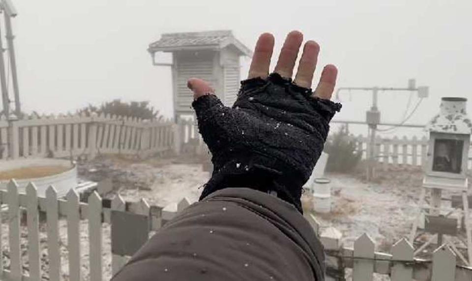 玉山下雪