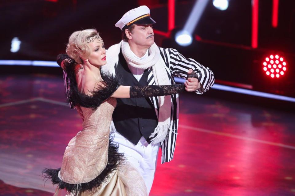 <p>Former dancing pro Tony Dovolani says that costumes usually aren't finished until an hour before the show. "People don't get to wear their costumes until dress rehearsal," Tony told <a href="https://www.glamour.com/story/dancing-with-the-stars-spoilers" rel="nofollow noopener" target="_blank" data-ylk="slk:Glamour;elm:context_link;itc:0;sec:content-canvas" class="link ">Glamour</a>. "There are alterations being made from dress rehearsal until the live show."</p>