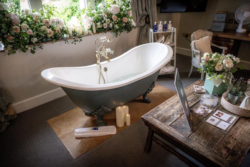 Bath time for two, anyone?  (Montigo Resorts Somerset at Charlton House)