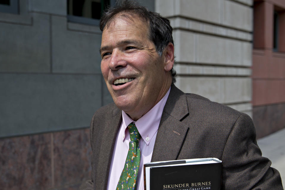 Randy Credico, a New York radio host and associate of Roger Stone, walks outside federal court in Washington, D.C., U.S., on Friday, Sept. 7, 2018. (Photo: Andrew Harrer/Bloomberg via Getty Images)