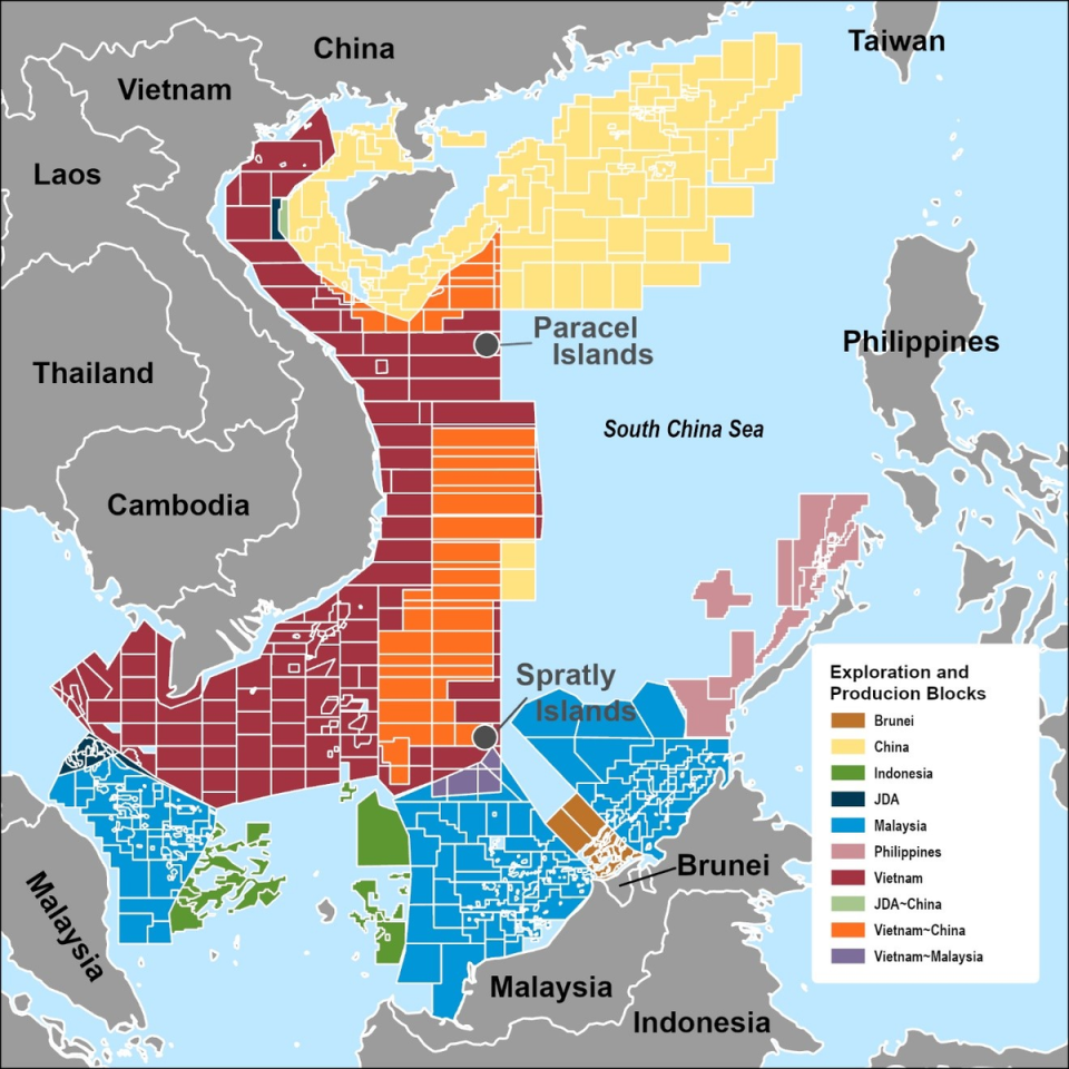 Map showing exploration and development blocks in the South China Sea by various countries. Hainan Province is shown here as a large island off China, surrounded by its yellow blocks (World Bank/EIA).