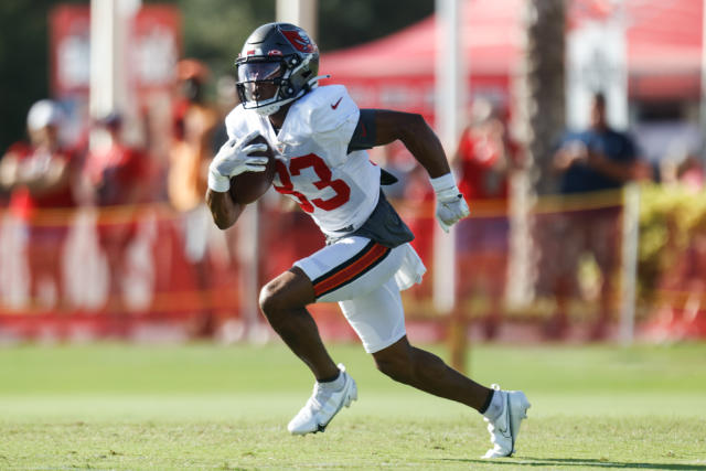 Bucs rookie WR Deven Thompkins juggles football and fatherhood