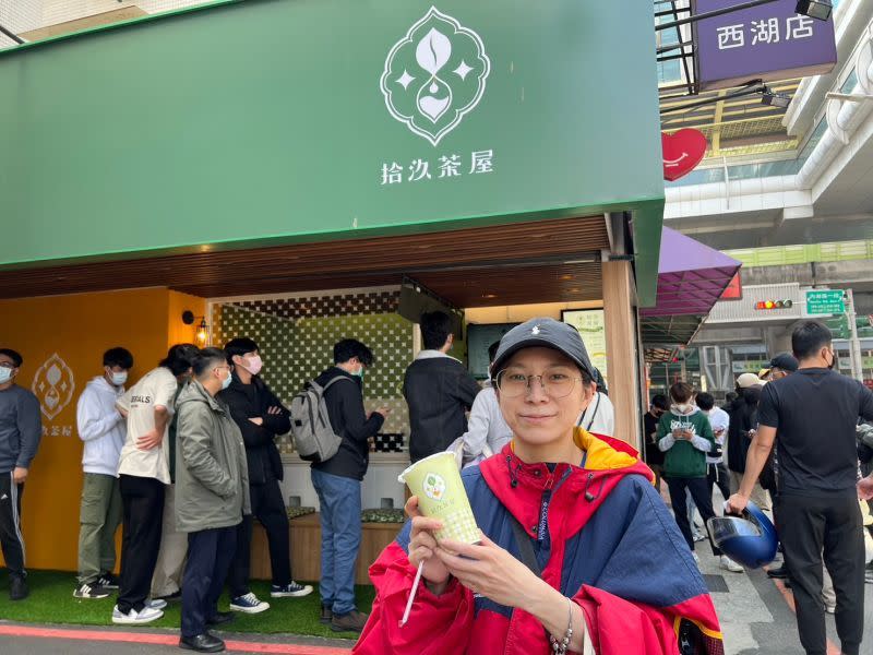 ▲Toyz飲料店「拾汣茶屋」一杯紅茶只要19元引起話題，有專家估算其每月淨利可達36萬多元。（圖／記者張志浩攝）