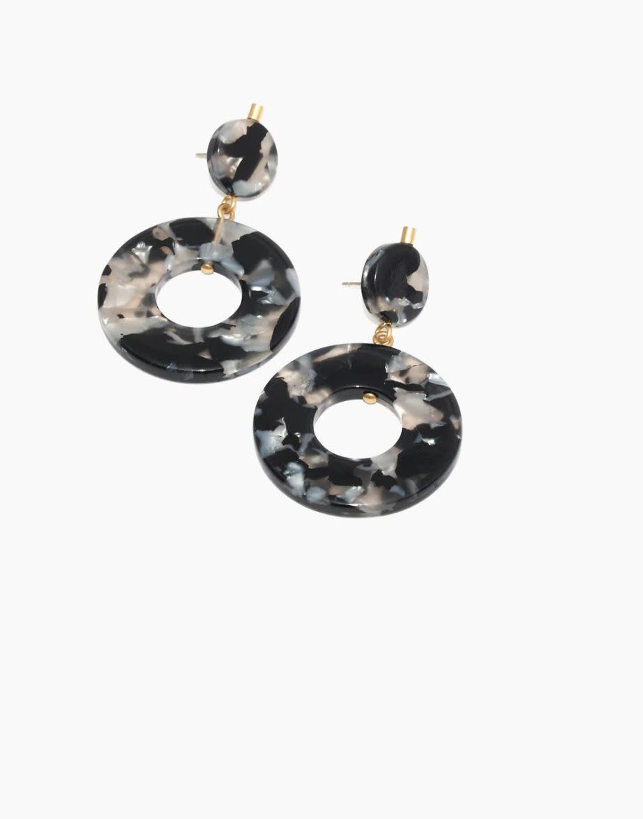 <strong><a href="https://www.madewell.com/circle-statement-earrings-K6681.html" target="_blank" rel="noopener noreferrer">Get the circle statement earrings for $29.50</a></strong>