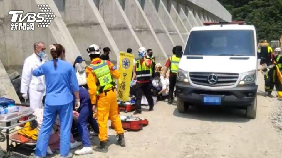 花蓮飯店工會力挺台鐵事故救災人員，宣布即日起提供免費住宿。（圖／TVBS）