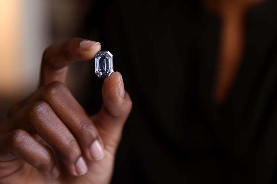 <span class="caption">In April 2022, Sotheby’s Hong Kong sold this blue diamond for a record-breaking $57.5 million.</span><span class="photo-credit">Michael Loccisano - Getty Images</span>