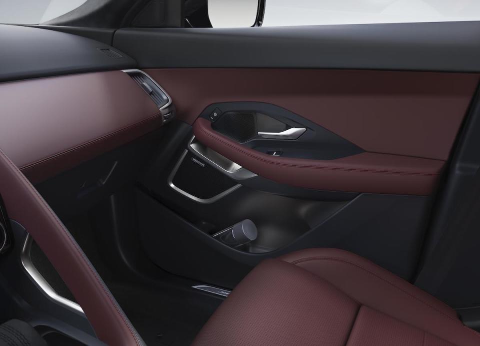 Jag_E-PACE_21MY_Interior_281020_065.jpg