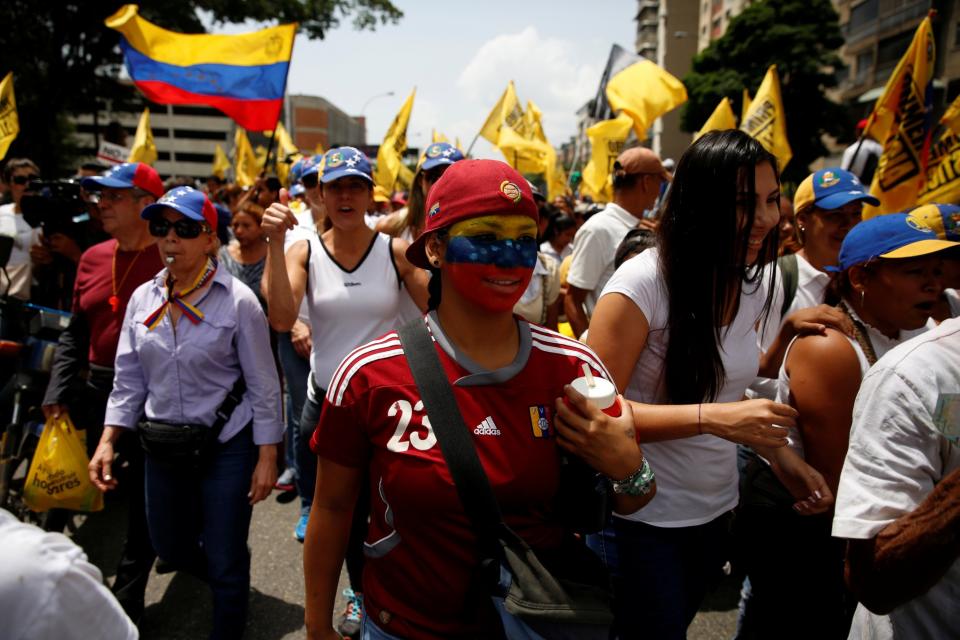 Venezuela bajo máxima tensión por marchas opuestas