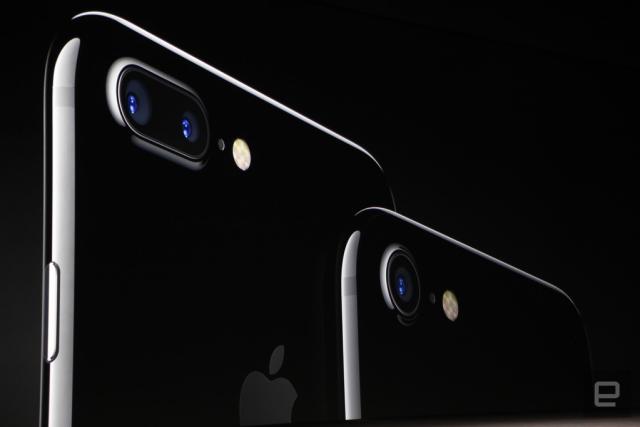 iPhone 7 Plus adds a second camera for better zoom