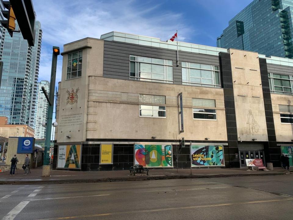 The University of Alberta has owned the Enterprise Square building on Jasper Avenue between 102nd and 103rd streets since 2005.  (David Bajer/CBC - image credit)