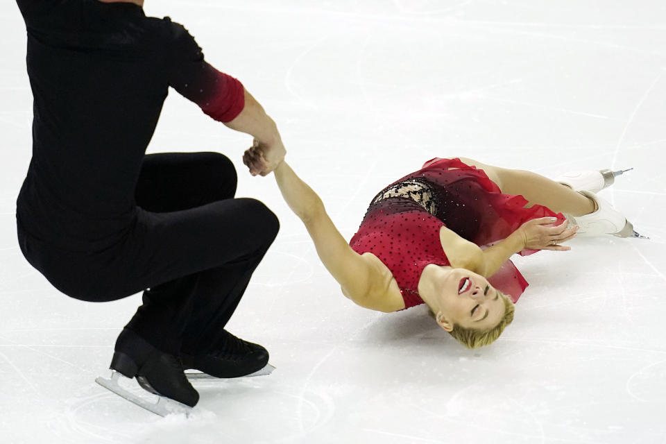 Alexa Knierim, right, and Brandon Frazier perform during the pairs short program at the U.S. Figure Skating Championships, Thursday, Jan. 14, 2021, in Las Vegas. (AP Photo/John Locher)