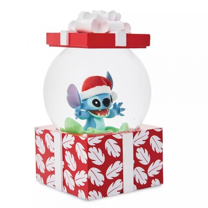 Bola navideña de “Santa Stitch” de Lilo & Stitch. (Foto: Disney)