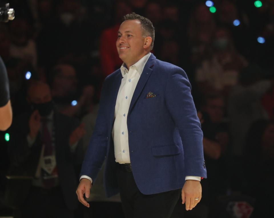 Milwaukee Bucks general manager Jon Horst during Milwaukee Bucks ring ceremony before the season opener vs. the Brooklyn Nets at Fiserv Forum in Milwaukee on Tuesday, Oct. 19, 2021. -  Photo by Mike De Sisti / Milwaukee Journal Sentinel via USA TODAY NETWORK ORG XMIT: DBY1