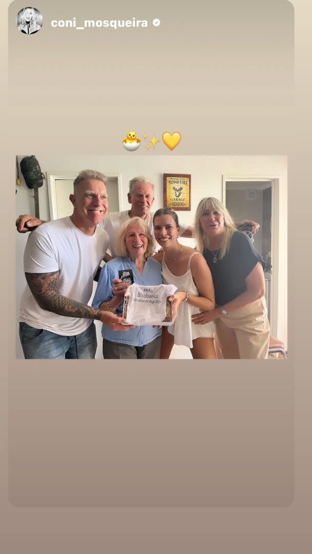 Coni Mosqueira mostró en su Instagram una imagen de sus padres recibiendo la noticia que será mamá junto a Alejandro Fantino