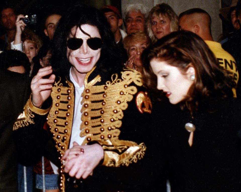 Oct. 9, 1994: Michael Jackson and Lisa Marie Presley leave skybox seats in The Pyramid just before the conclusion of "Elvis Aaron Presley: The Tribute."