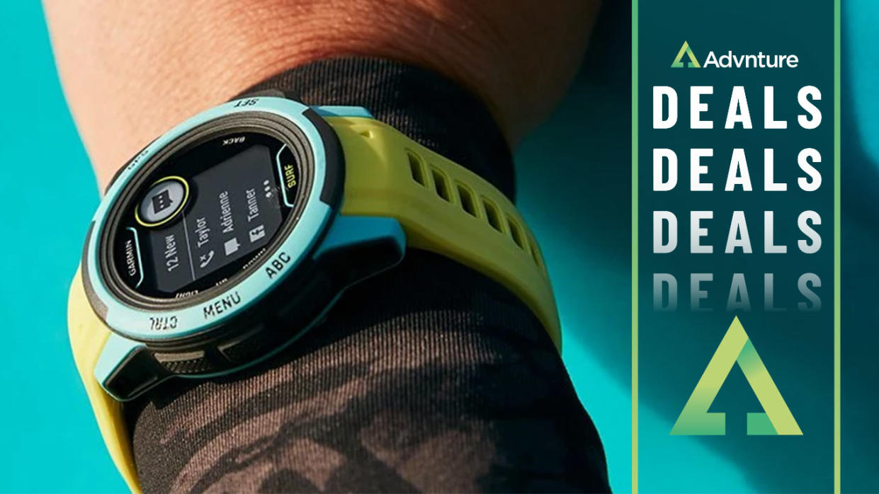  Garmin Instinct 2 Surf Edition on woman's wrist 