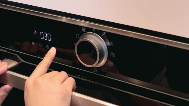 adjust oven temperature and steam the food