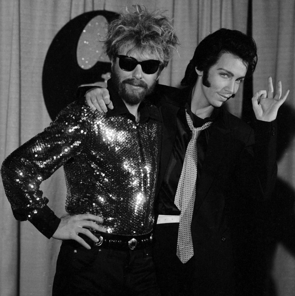 Eurythmics' Dave Stewart and Annie Lennox backstage at the 26th Annual Grammy Awards in 1984. (Photo: Bob Riha, Jr./Getty Images)