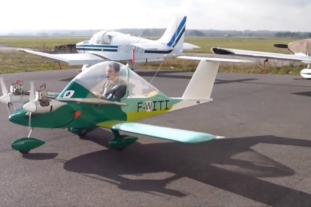 Man takes flight in small plane he built himself