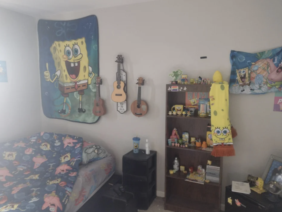 This Spongebob-themed room has a ukulele wall, Spongebob prints, and Spongebob sheets