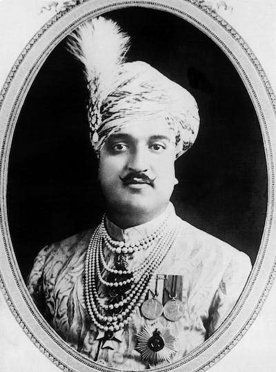 Portrait of the Maharaja of Kashmir, Hari Singh. <a href="https://www.gettyimages.com/detail/news-photo/portrait-of-maharaja-of-kashmir-hari-singh-circa-1920-1939-news-photo/104416016?adppopup=true" rel="nofollow noopener" target="_blank" data-ylk="slk:Keystone-France/Gamma-Keystone via Getty Images;elm:context_link;itc:0;sec:content-canvas" class="link ">Keystone-France/Gamma-Keystone via Getty Images</a>