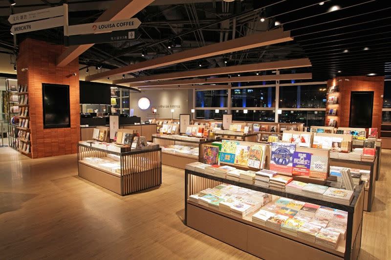 日本最美書店「TSUTAYA BOOKSTORE蔦屋書店」。（圖／大立百貨提供）