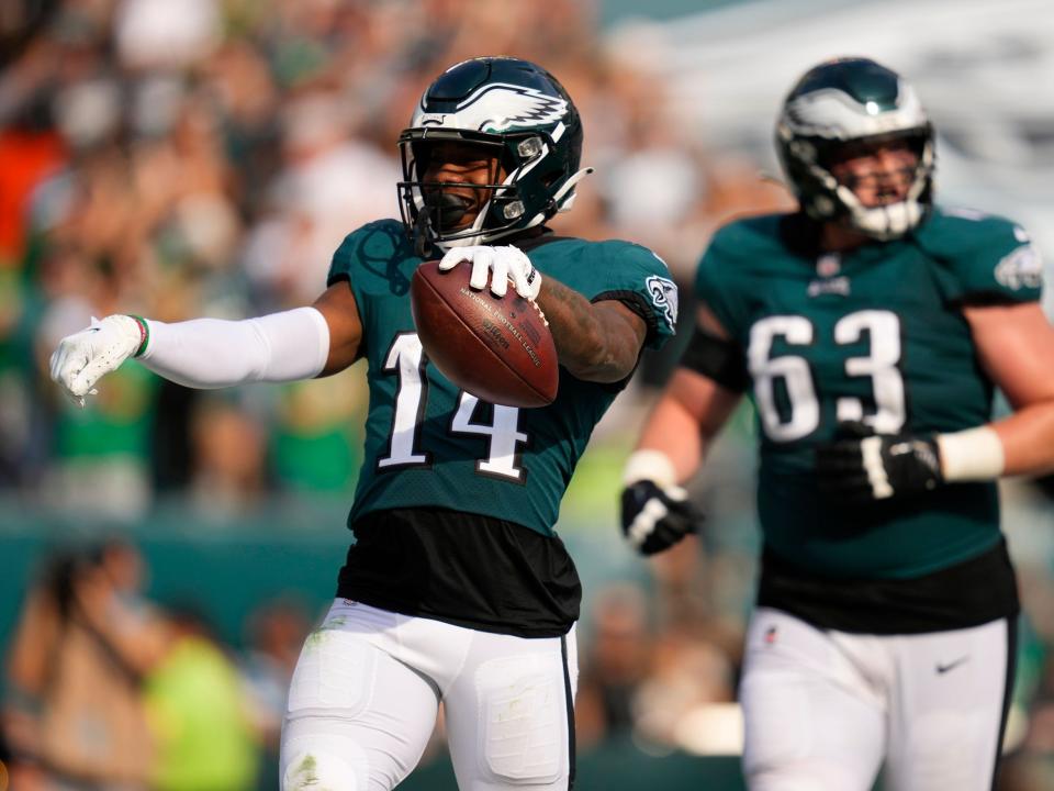 Kenneth Gainwell celebrates a touchdown against the Kansas City Chiefs.