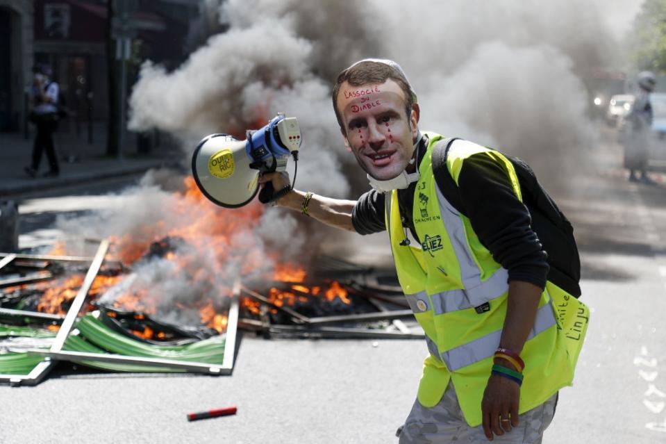 Les photos marquantes du mouvement des gilets jaunes