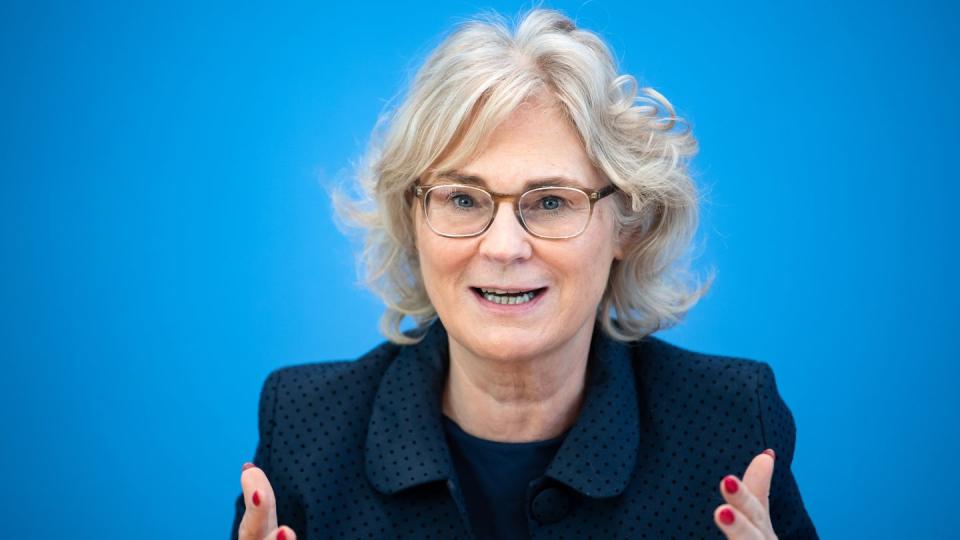 Bundesjustizministerin Christine Lambrecht:  «Mit unserem Gesetz muss künftig ab vier Vorstandsmitgliedern mindestens eine Frau am Tisch sitzen.»