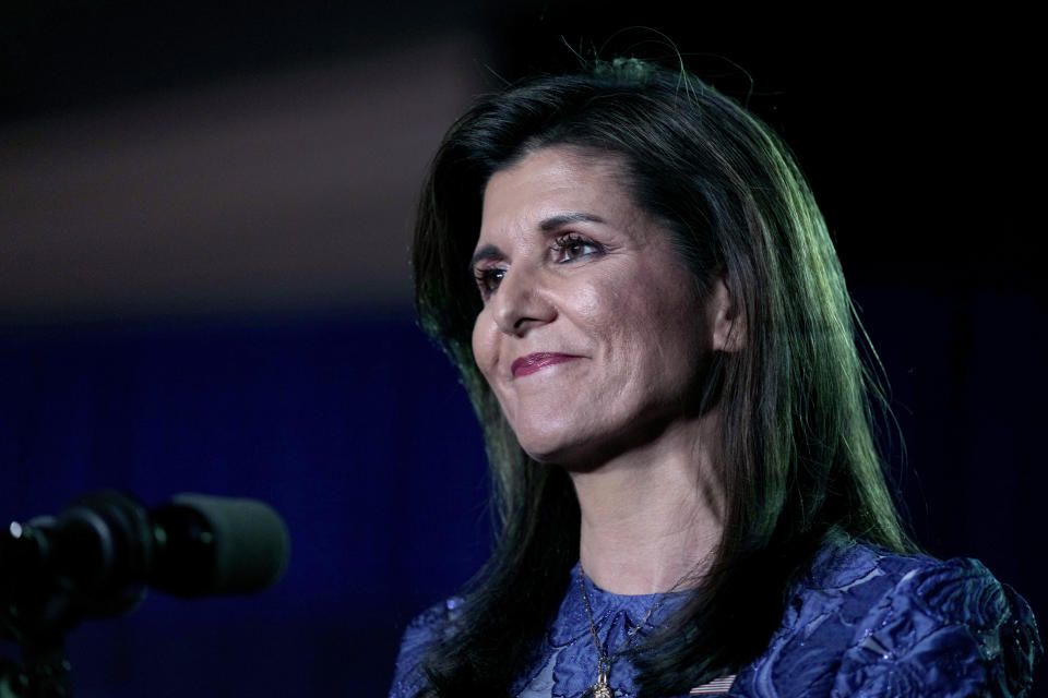 La precandidata republicana a la presidencia, la exembajadora ante la ONU Nikki Haley, habla durante un mitin por las primarias de Nueva Hampshire, el martes 23 de enero de 2024, en Concord, Nueva Hampshire. (AP Foto/Charles Krupa)