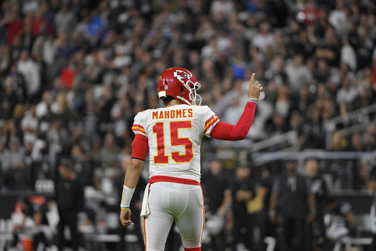 Kansas City Chiefs 41, Raiders 14: Insta-reaction from a game that felt  like old times