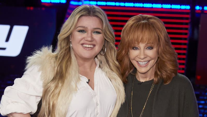 Kelly Clarkson and Reba McEntire on “The Voice.” McEntire is a mentor for the Knockout round. 