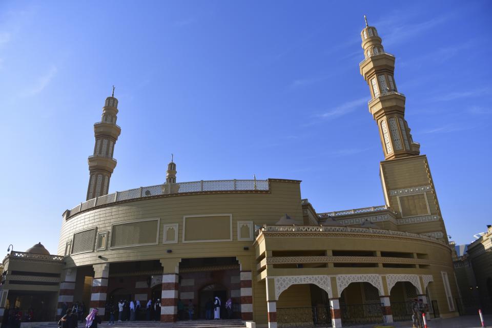 People attend the funeral ceremony of the Emir of Kuwait Sheikh Nawaf Al Ahmad Al Sabah at the Bilal bin Rabah Mosque in Al-Siddiq district of Kuwait, Sunday, Dec. 17, 2023. Kuwait’s ruling emir, died on Saturday after a three-year, low-key reign focused on trying to resolve the tiny, oil-rich nation's internal political disputes. He was 86. (AP Photo/Jaber Abdulkhaleg)