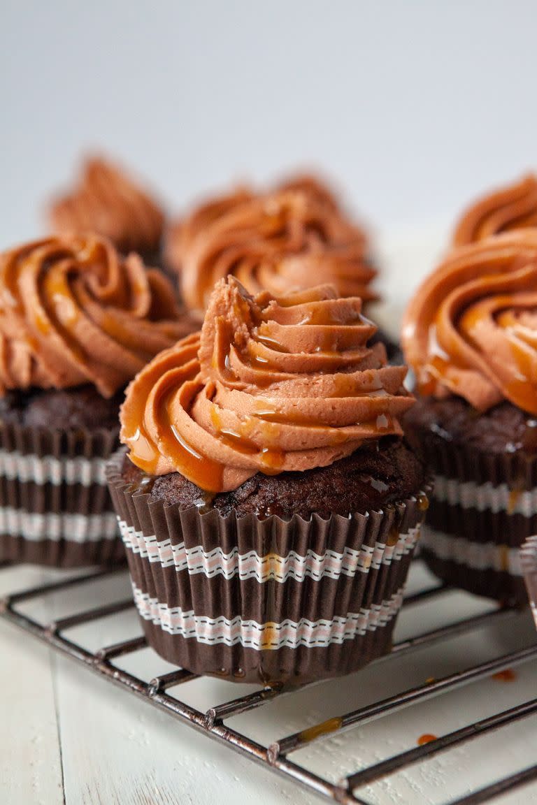 caramel macchiato cupcakes valentines day desserts