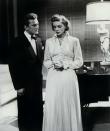 <p>En 1950, l’acteur américain joue aux côtés Lauren Bacall dans « La Femme aux chimères ». La figure pleine de chic et de féminité de son époque.</p><br>