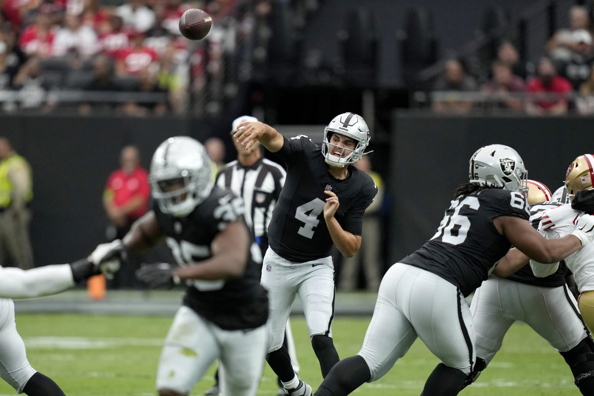 O'Connell efficient in leading Raiders to a 34-7 preseason win