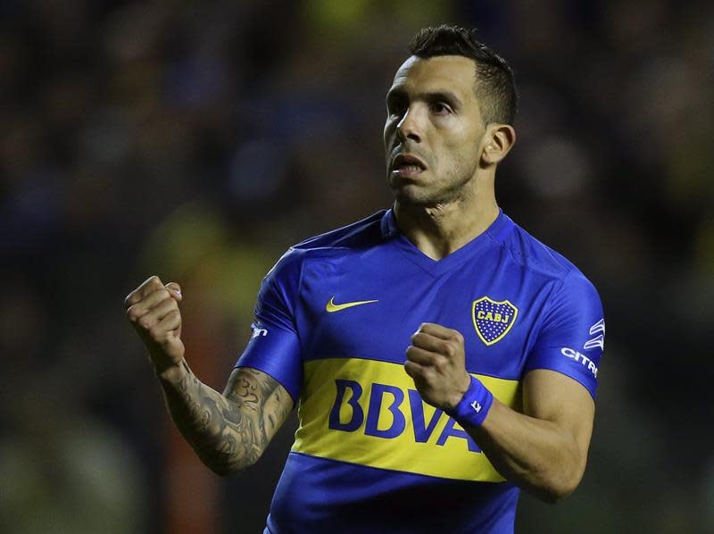 Fotografía de archivo fechada el 19 de mayo de 2016 que muestra al delantero argentino Carlos Tevez. EFE/Archivo