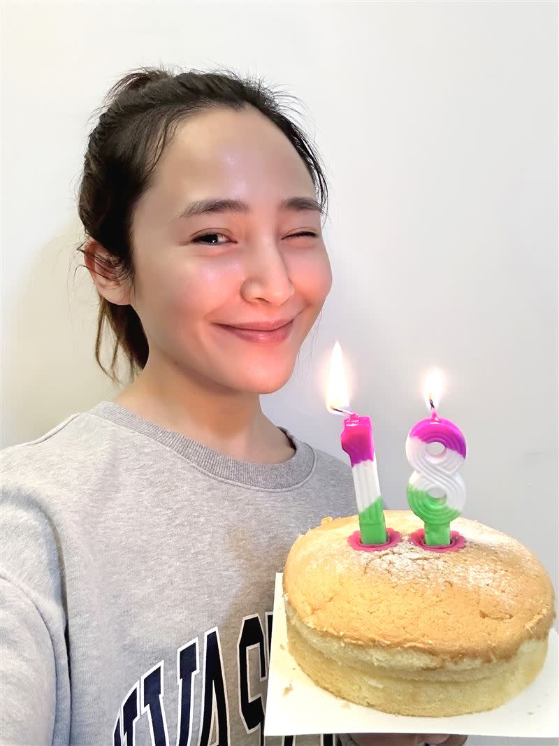 梁文音生日當天開放粉絲預購手帳，也是她作為自己與粉絲的禮物。（圖／環球音樂提供）