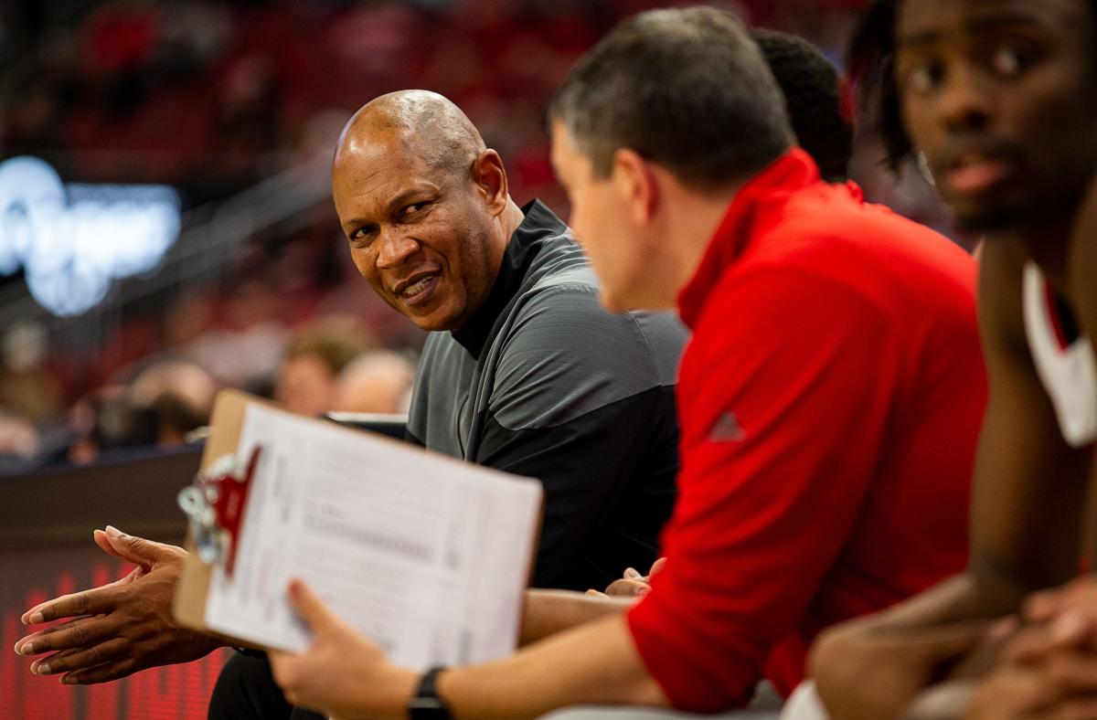 3 Fragen an den Louisville-Basketball, während Kenny Paynes Neuaufbau mit Sommertraining beginnt