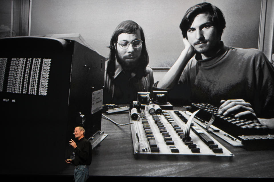 Foto von “Woz” und Steve Jobs in den Anfängen (Getty Images) gezeigt auf einer Apple-Convention