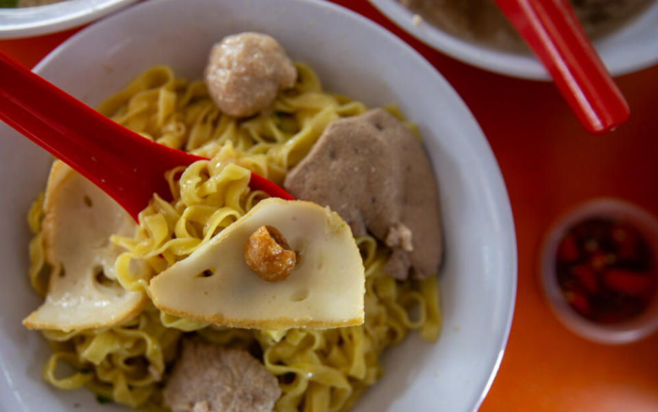 JB Old San Huan Teochew Kway Teow Soup - soup fishcake and lard